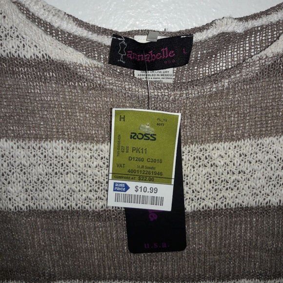 Annabelle top nwt - Picture 2 of 2